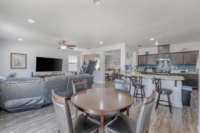 Image 11 of 18 For 7533 Hazelton Way
