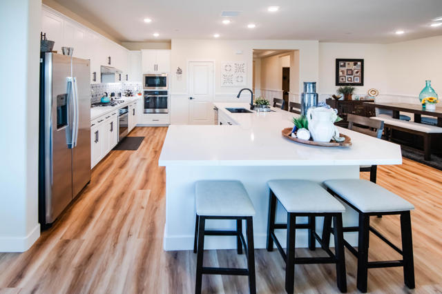 42695 Torno Place, Indio CA: https://media.crmls.org/mediaz/720f2795-dab8-4f87-9902-abc64090a2ec.jpg