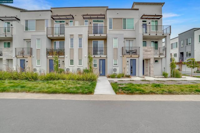 2816 Cathwood Lane, Alameda CA: https://media.crmls.org/mediaz/720f8fe8-bc5d-427f-b879-437ad03df602.jpg
