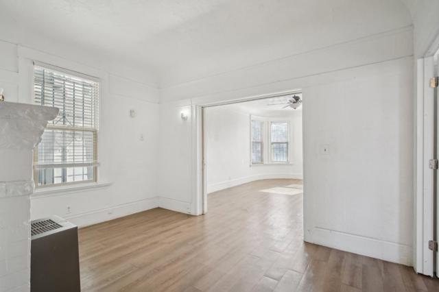 592 22nd Street, Oakland CA: https://media.crmls.org/mediaz/720f9d7a-a9df-4245-85fd-7bab5e97f988.jpg