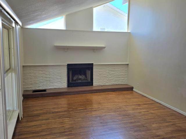 7748 De Soto Avenue, Canoga Park CA: https://media.crmls.org/mediaz/720fd9a7-81e4-4690-ae50-312e4e556d6e.jpg