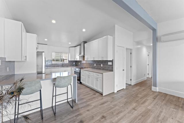 Detail Gallery Image 5 of 23 For 1045 Howard Ave, Escondido,  CA 92029 - 4 Beds | 3 Baths