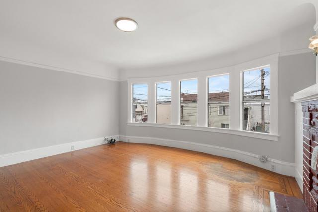 189 Lee Avenue, San Francisco CA: https://media.crmls.org/mediaz/72103c71-5ff2-48e0-9896-d8053ac23c92.jpg