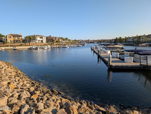 4256 Tradewinds Drive, Oxnard CA: https://media.crmls.org/mediaz/72109364-20b5-4ff5-a624-8c44a73a46b6.jpg