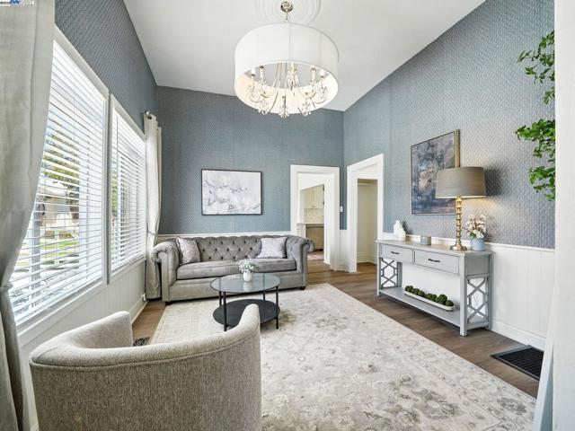772 Mcleod St, Livermore CA: https://media.crmls.org/mediaz/7210b7c2-1c63-4eec-b0bb-9cc15f25c21c.jpg