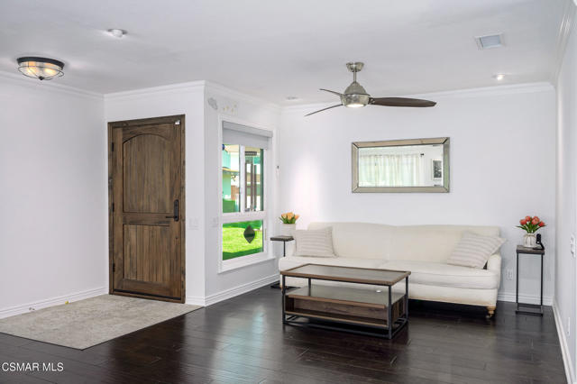 26007 Philrich Circle, Calabasas CA: https://media.crmls.org/mediaz/7211346c-addd-4265-b4d1-d22f9bf50ba5.jpg
