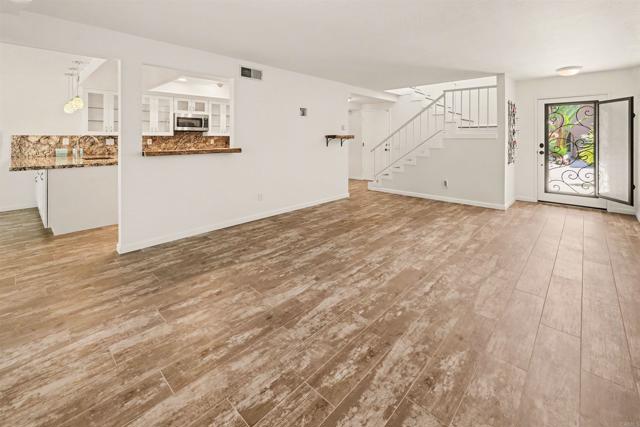 Detail Gallery Image 7 of 28 For 4640 Coralwood Cir, Carlsbad,  CA 92008 - 2 Beds | 2/1 Baths