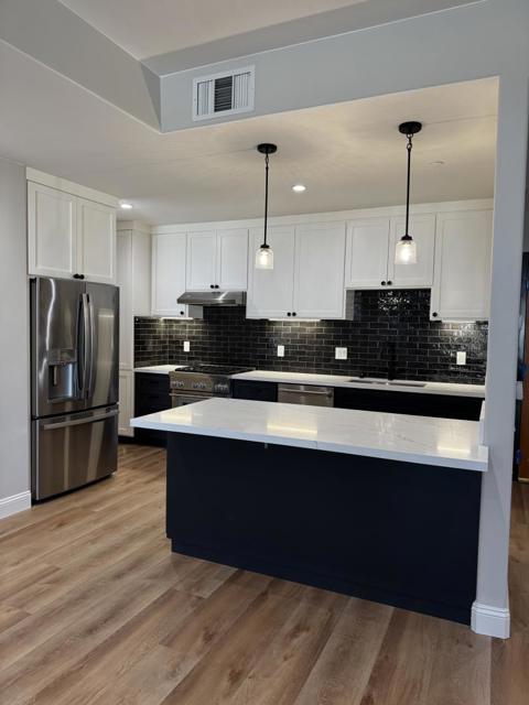 200 Sheridan Avenue, Palo Alto CA: https://media.crmls.org/mediaz/7211b7d2-c5f4-494c-ae43-3f014263634e.jpg