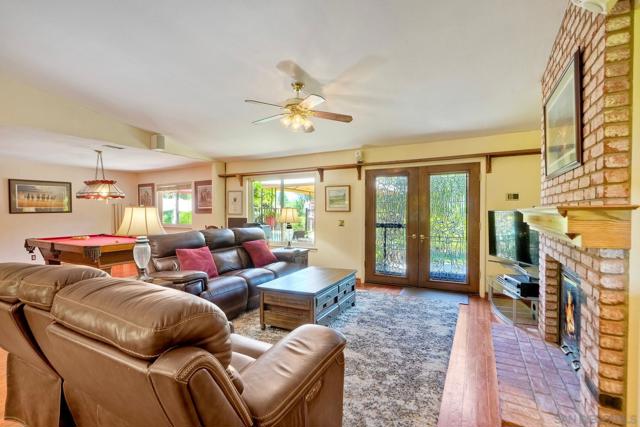 2183 Lundy Lake Dr, Escondido CA: https://media.crmls.org/mediaz/7211fbb4-5ee9-4806-82a0-487cb25bf754.jpg