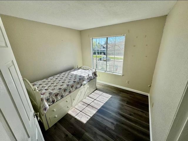 521 LEAMON Street, Tracy CA: https://media.crmls.org/mediaz/7212375d-871f-41b8-8a4d-e2d1fc3115ef.jpg