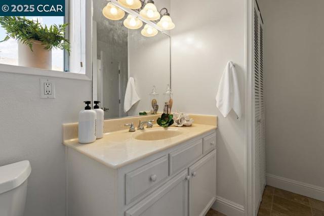 2200 Pine Knoll Dr, Walnut Creek CA: https://media.crmls.org/mediaz/721265e8-8ac6-4ffe-8ba2-08c3446b4de9.jpg