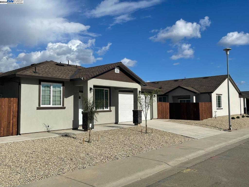 901 Rio Robles Ave