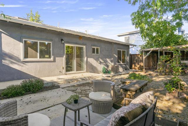 148 W Maude Avenue, Sunnyvale CA: https://media.crmls.org/mediaz/72128fc6-8142-4153-b0d5-12f1eb977b7b.jpg