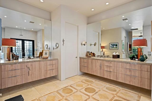 8 Ledgestone Lane, Rancho Mirage CA: https://media.crmls.org/mediaz/72137d09-2c0a-40b1-a4bf-2f0f7b3a2ba8.jpg