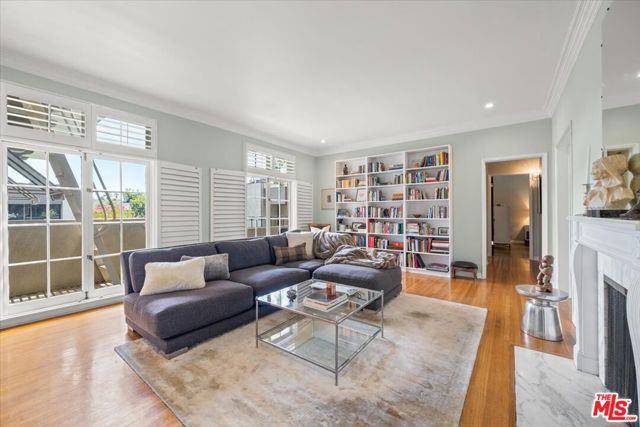 80 S Grand Avenue, Pasadena CA: https://media.crmls.org/mediaz/7214ee02-d5c8-4fc6-96cb-538b14fd3123.jpg