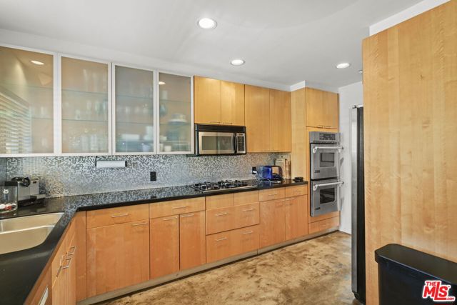 3162 Durand Drive, Los Angeles CA: https://media.crmls.org/mediaz/72153726-f8f7-4a14-86c8-0dbe1706659f.jpg