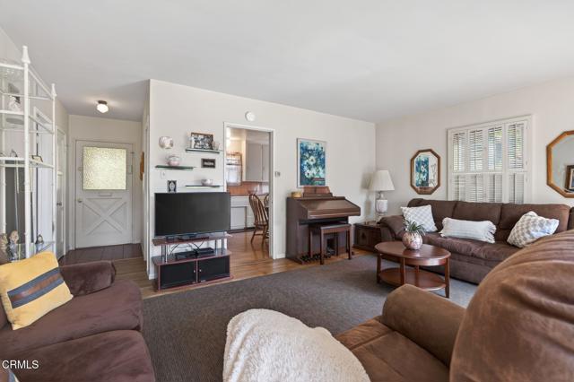 Detail Gallery Image 5 of 28 For 2742 Sereno Ave, Ventura,  CA 93003 - 3 Beds | 1 Baths