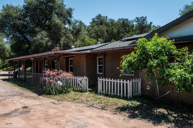 Detail Gallery Image 2 of 26 For 13965 Woods Valley Road, Valley Center,  CA 92082 - 3 Beds | 2 Baths