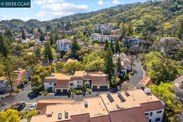 3800 Terra Granada Dr, Walnut Creek CA: https://media.crmls.org/mediaz/72175064-b1fd-4e88-93eb-9e4f62d99d9a.jpg
