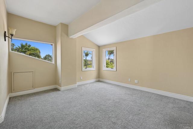 431 Flores de Oro, Rancho Santa Fe CA: https://media.crmls.org/mediaz/72175161-f1d1-490c-87eb-c433e41fcace.jpg