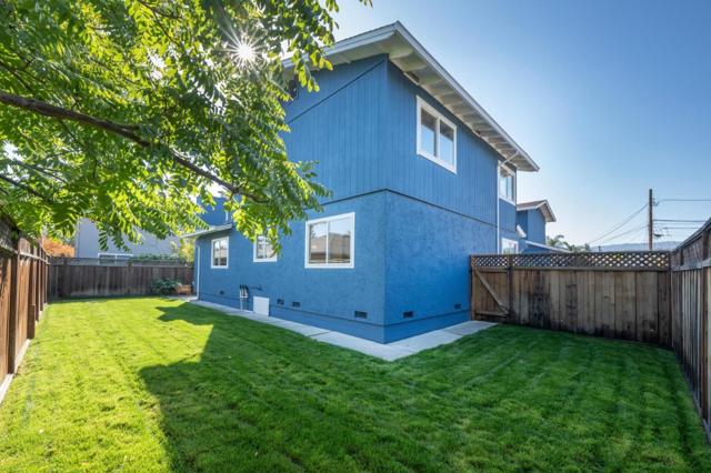 1035 Valota Road, Redwood City CA: https://media.crmls.org/mediaz/7217a0b9-1ecd-4538-9481-39c86180ca56.jpg