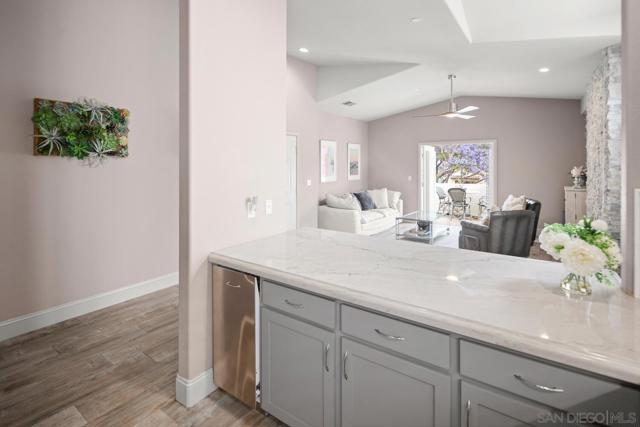 246 C Avenue, Coronado CA: https://media.crmls.org/mediaz/7218008d-4fc2-4e81-89c3-a493d8bbce2b.jpg