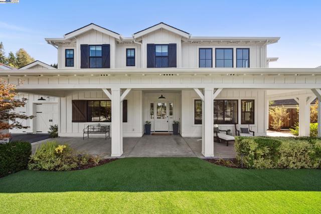 2621 Royal Oaks Dr, Alamo CA: https://media.crmls.org/mediaz/7218047d-97c0-40f6-a17a-f5bb936ab3bf.jpg