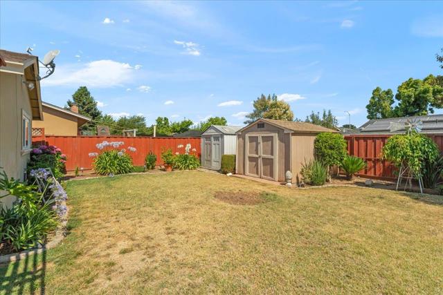 1239 Swaner Drive, Gilroy CA: https://media.crmls.org/mediaz/721902bf-245a-42cf-a996-e33cbdf8c91e.jpg