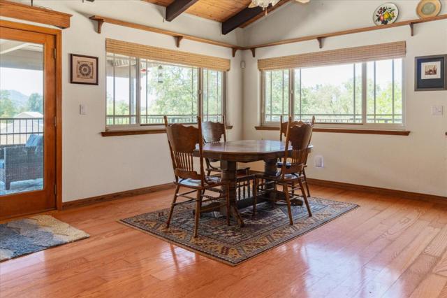 10207 Pool Station Road, Angels Camp CA: https://media.crmls.org/mediaz/72194058-ddc4-48e7-82f9-c7d88b22269c.jpg