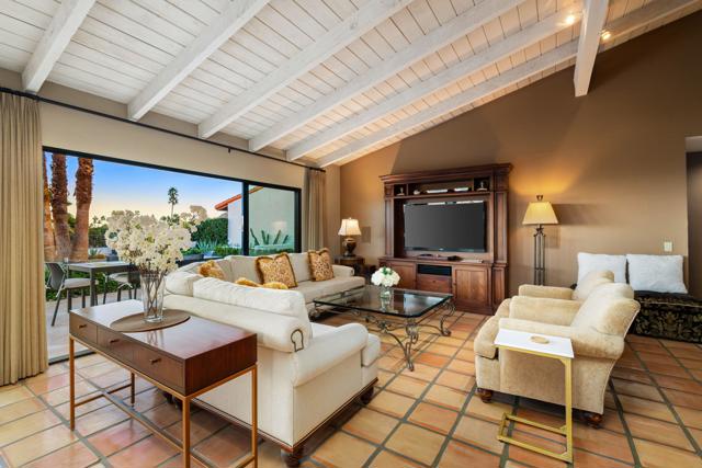 Image 10 of 75 For 40320 Via Entrada