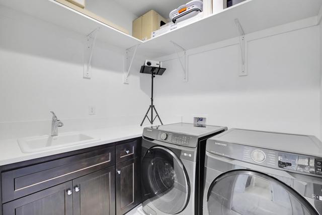 1426 S Central Parkway, Mountain House CA: https://media.crmls.org/mediaz/7219d6cf-7442-40e5-a968-c5a579e6825c.jpg