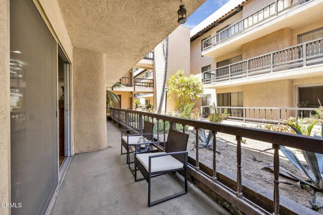 1127 E Del Mar Boulevard, Pasadena CA: https://media.crmls.org/mediaz/721ab1b3-bfab-49dc-9325-9eabaed6aa56.jpg