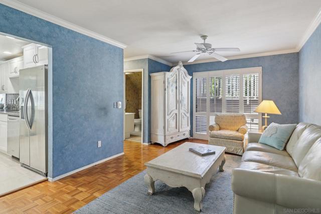 119 Spinnaker Ct, Del Mar CA: https://media.crmls.org/mediaz/721acc27-9d81-4b32-91c8-aeed01a3d3a8.jpg
