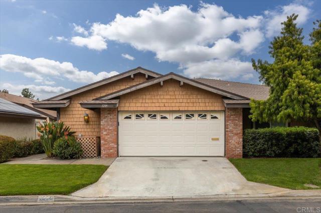 1209 La Verde Lane, San Marcos CA: https://media.crmls.org/mediaz/721ae2e9-31cf-4dcc-9d76-447ce17c76fb.jpg
