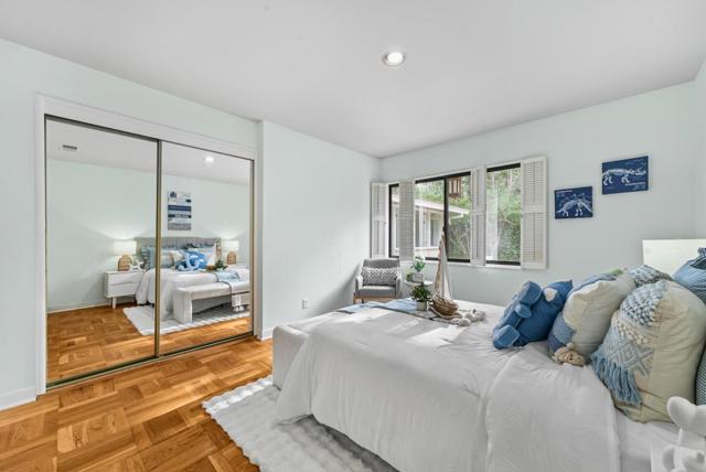 50 Jordan Place, Palo Alto CA: https://media.crmls.org/mediaz/721b773c-56b3-482e-abf3-f2f1689303d9.jpg
