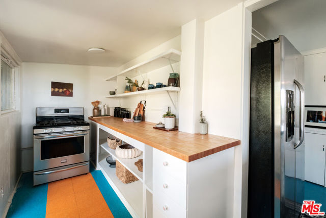 2326 Hidalgo Avenue, Los Angeles CA: https://media.crmls.org/mediaz/721b8a31-5d3f-4f0c-985d-c098685cea91.jpg