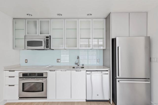 575 6th Ave, San Diego CA: https://media.crmls.org/mediaz/721b8ae4-ef55-44a6-92e4-6fc7f859847c.jpg