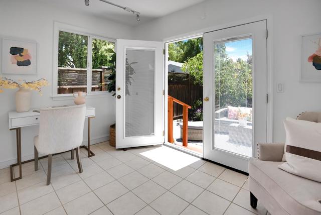 2653 Brewster Avenue, Redwood City CA: https://media.crmls.org/mediaz/721bc3e7-3fa6-44f9-a836-421aaa272948.jpg