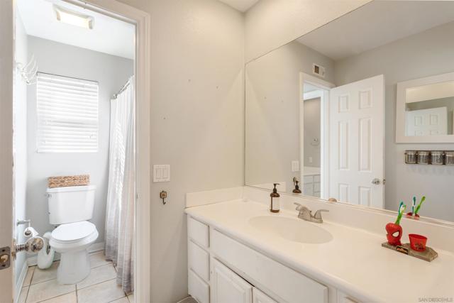 Image 20 of 41 For 45948 Via La Colorada