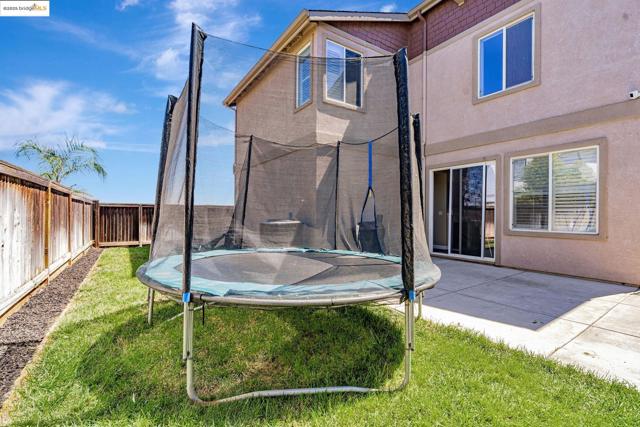 877 Boone Dr, Brentwood CA: https://media.crmls.org/mediaz/721f8fe3-fdd3-4656-a37a-ad55cf77ddf0.jpg