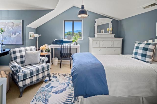 52 Asoleado Drive, Carmel Valley CA: https://media.crmls.org/mediaz/721fbc22-3912-449e-b66a-18e5dbcfeb82.jpg