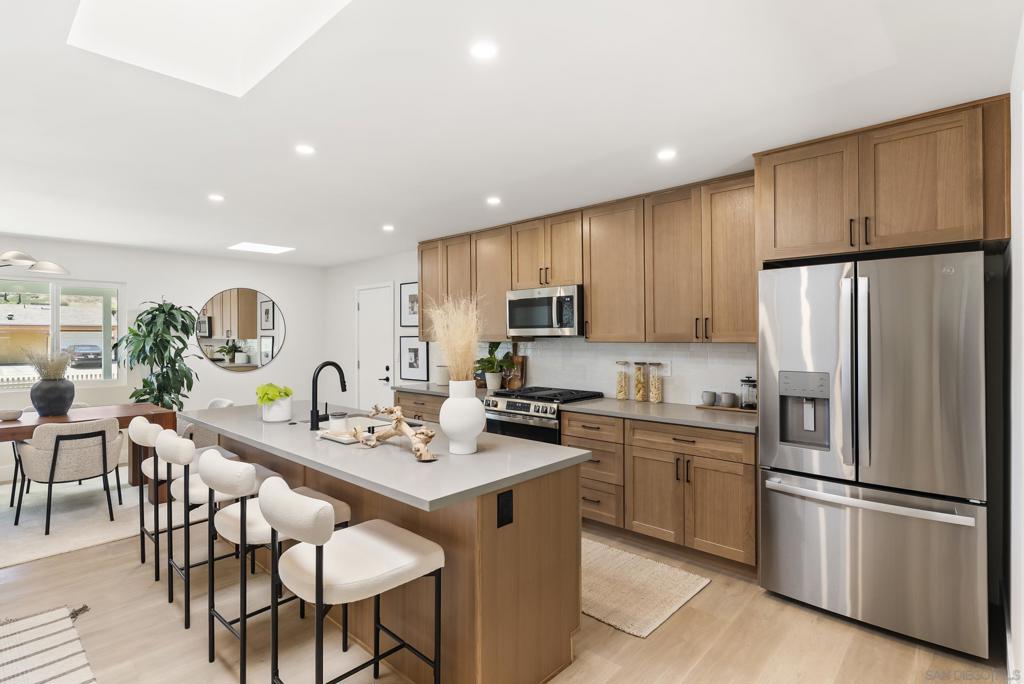 MLS #250034115SD img 14