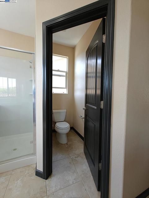 7283 Abbey Dr, Vallejo CA: https://media.crmls.org/mediaz/7221a206-ba0c-4a62-b635-76b99d4ecb1b.jpg