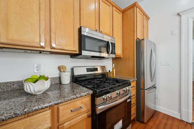 1212 Alabama Street, San Francisco CA: https://media.crmls.org/mediaz/7221d692-310e-4db1-be26-db0a2e2a8316.jpg