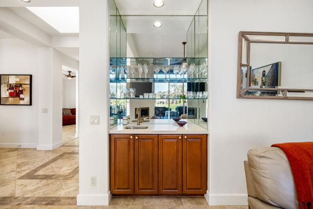 416 Desert Holly Drive, Palm Desert CA: https://media.crmls.org/mediaz/7222a594-c2aa-408f-9e68-b8c751aa22ac.jpg