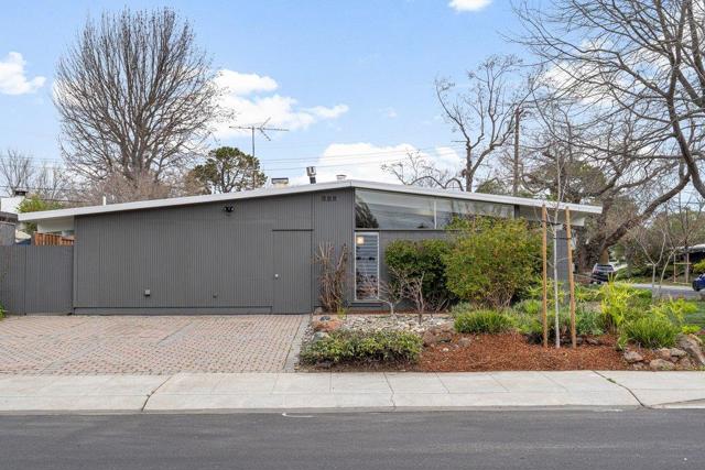 Image 6 of 73 For 829 Talisman Drive