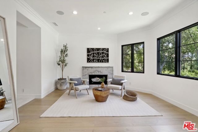 4261 Temma Court, Calabasas CA: https://media.crmls.org/mediaz/722307e9-f6e1-4b57-b563-fda809c7d246.jpg