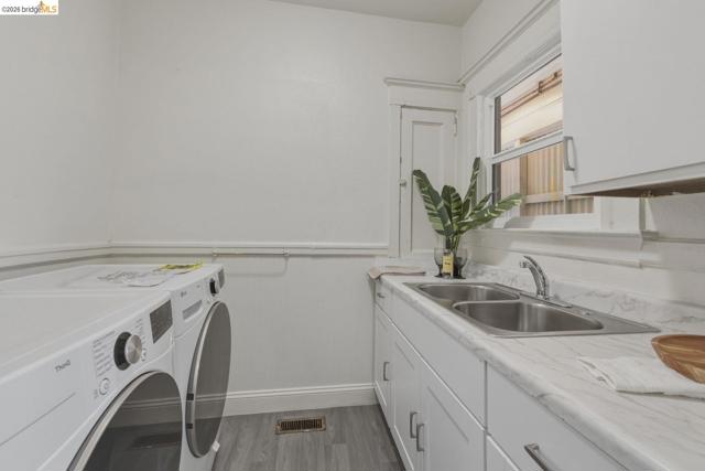 Image 44 of 54 For 523 25th St  