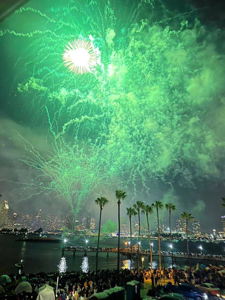https://media.crmls.org/mediaz/7223d72d-670b-47de-aca1-b5bbf4390a99.jpg?preset=X-Large