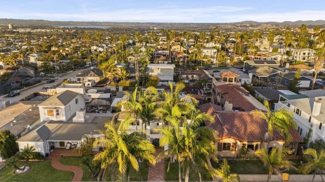 4474 Niagara Ave, San Diego CA: https://media.crmls.org/mediaz/722439c2-9b8c-43ff-b38f-d50f704d3f5a.jpg